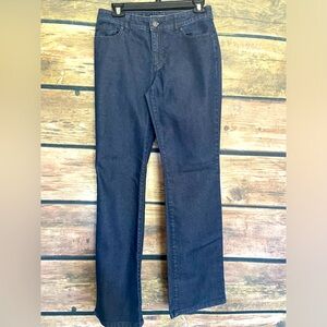 Like New Chico’s Boot Leg Ultimate Fit Jeans